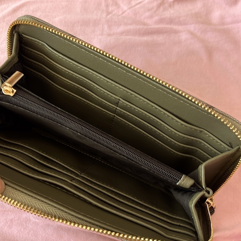 Brand New Steve Madden Olive Green Large Emmy Zip Around Wristlet Wallet - Picture 11 of 14